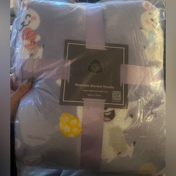 Threepoodle Oversized Hoodie Blanket - Picture 6 of 7